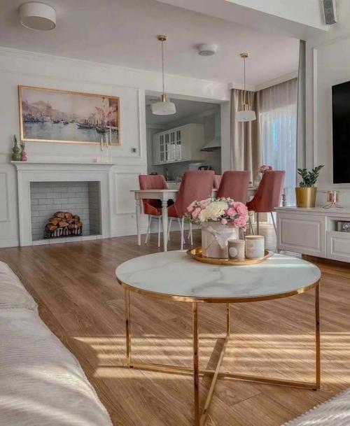 Двухэтажный загородный дом с очень уютной террасой. 02