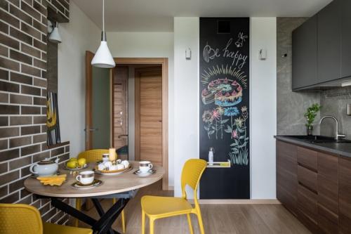 Двухкомнатная квартира с цветными акцентами. 02