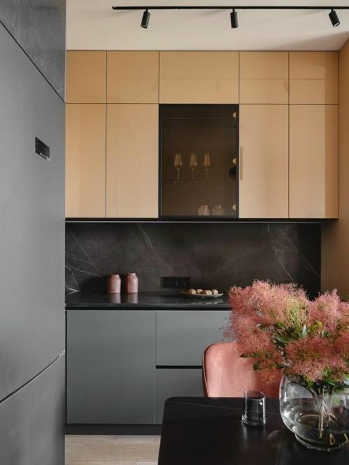 Эта квартира стала воплощением тёплого, гармоничного пространства, где каждый элемент подчинён идее уюта и комфорта. 06