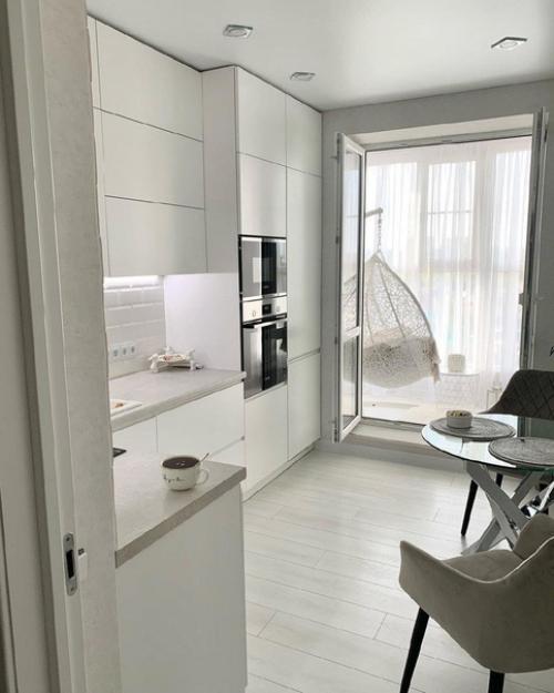 Белоснежная кухня.  Площадь 9 кв. 01