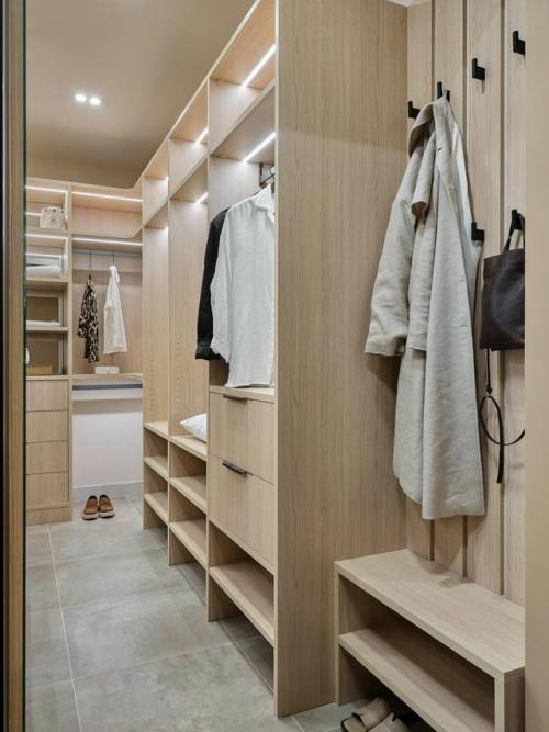 Эта квартира стала воплощением тёплого, гармоничного пространства, где каждый элемент подчинён идее уюта и комфорта. 04