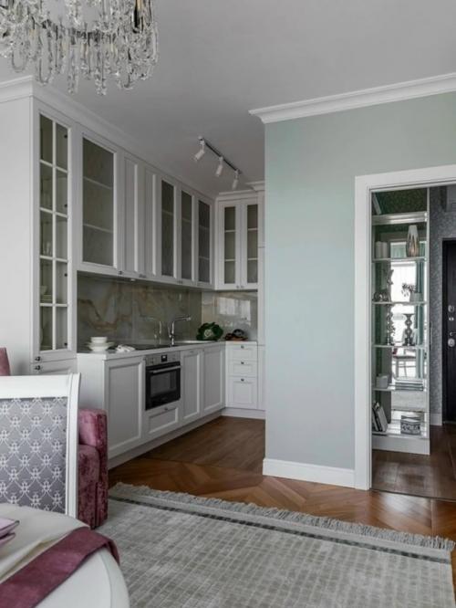 Эта квартира - пример того, как элегантная классика может звучать легко и современно даже на небольшой площади. 02