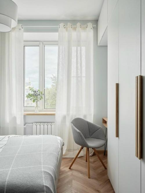 Этот проект - пример того, как можно создать современное и уютное пространство, даже при ограниченном бюджете. 09