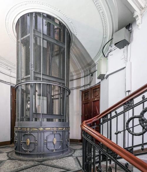 Когда в парадной лучше, чем дома! 08