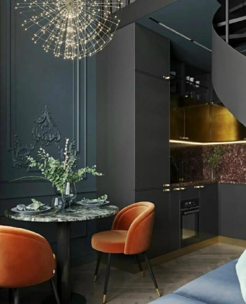 Этот проект - отличное доказательство того, что даже маленькое пространство может быть функциональным, стильным и уютным. 04