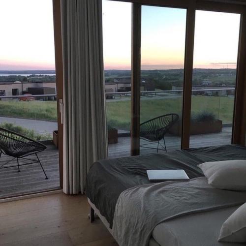 Представила себя в каждом месте с любимым человеком. 03