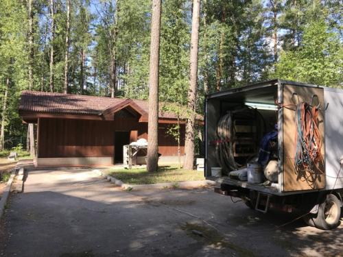 Помещения хозяйственного назначения пенополиуретаном утеплили. 01