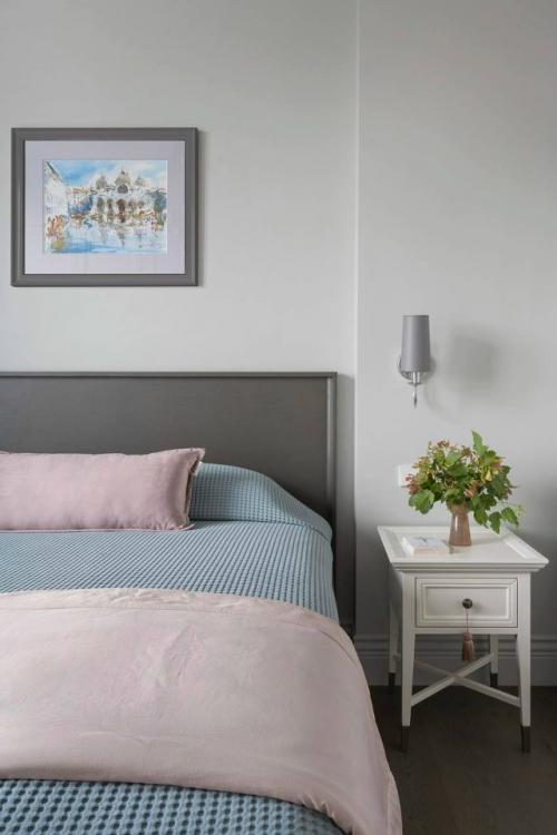 Этот интерьер доказывает, что классика уместна в любых пространствах - даже в современных новостройках. 04