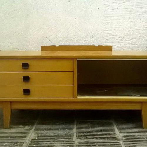 Осталось от прежних хозяев старое трюмо. 06