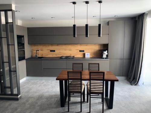 Очень мы хотим услышать мнение о нашей квартире.  