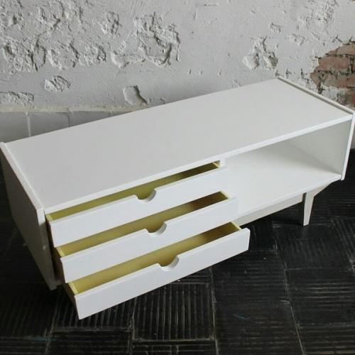 Осталось от прежних хозяев старое трюмо. 01