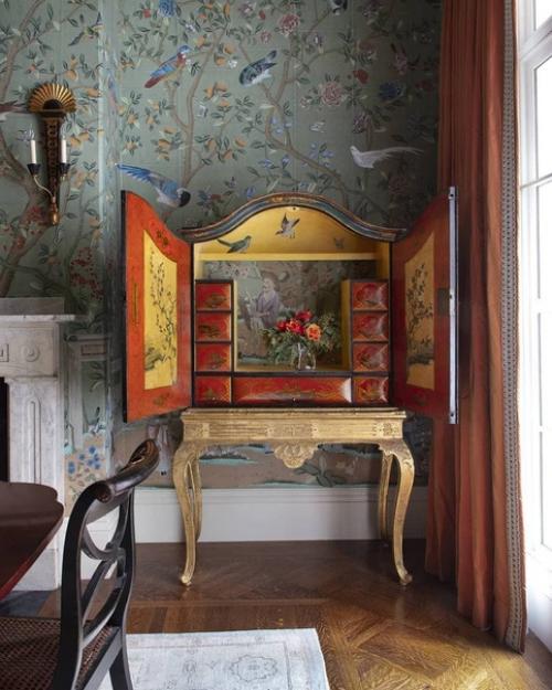 Это обои De Gournay, которые считаются премиальным декором стен. 03