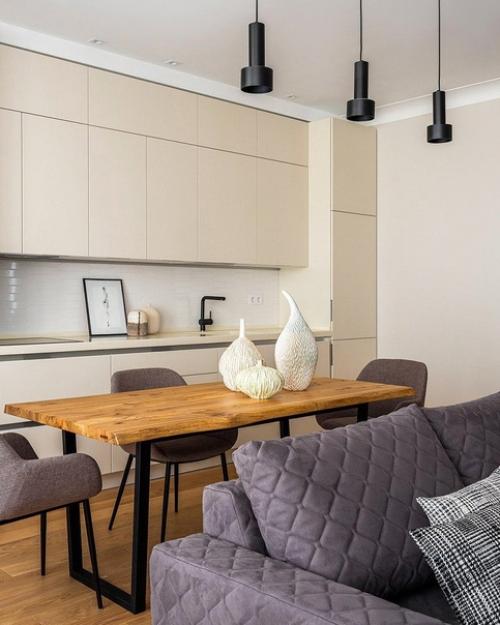 Светлый интерьер с использованием натуральных материалов, в спокойной палитре, но и с акцентными цветами. 05