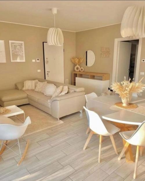 Квартира в светлых оттенках с элементами светлого дерева. 04