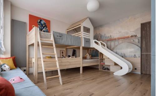 Такой дизайн интерьера - отличное решение для тех, кто хочет создать пространство, которое будет казаться более просторным и светлым. 03