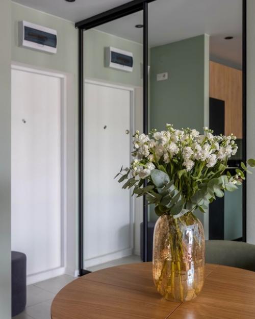 Наконец - то что-то отличительное от уже надоевших серых и бежевых тонов. 04