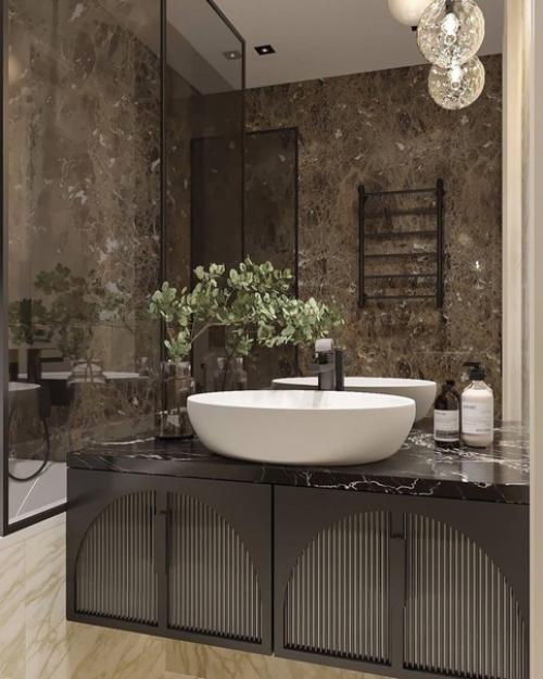 Ванная комната с темной цветовой гаммой в современном стиле. 01