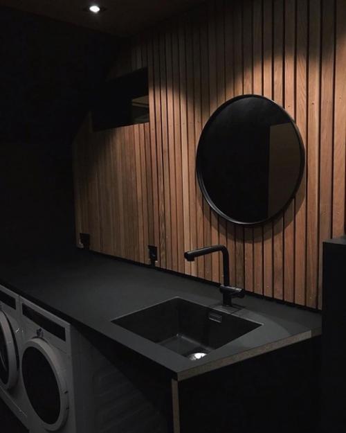 В чeрной - чеpной кваpтире. 05