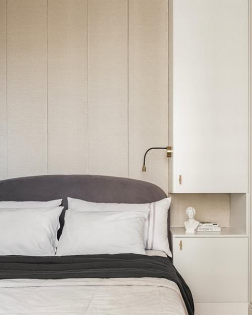 Красивый интерьер с грамотно использованной лепниной и шикарной цветовой гаммой. 06