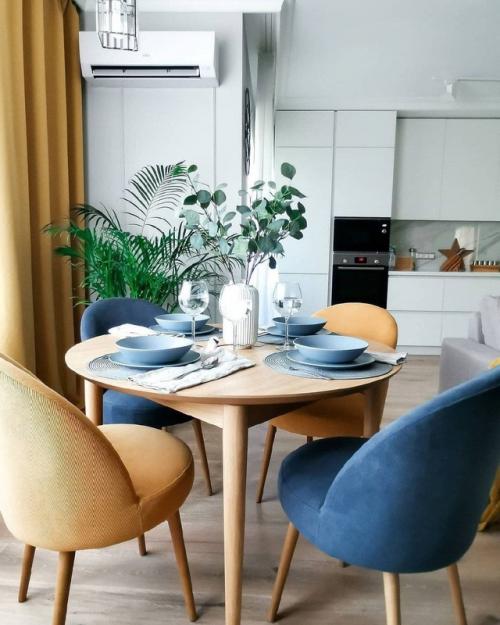 Эта кухня - воплощение современного минимализма, где каждый элемент продуман до мелочей. 02