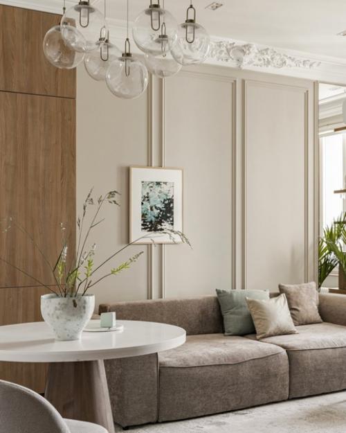 Красивый интерьер с грамотно использованной лепниной и шикарной цветовой гаммой. 01