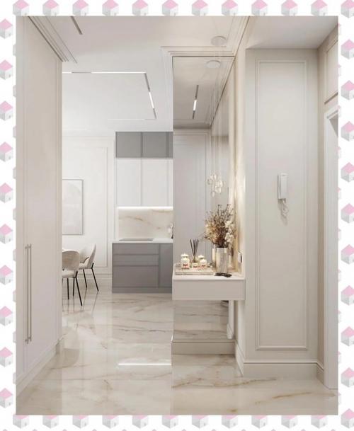 Любимый в наших широтах бежевый цвет и его оттенки, молдинги и много света и воздуха.