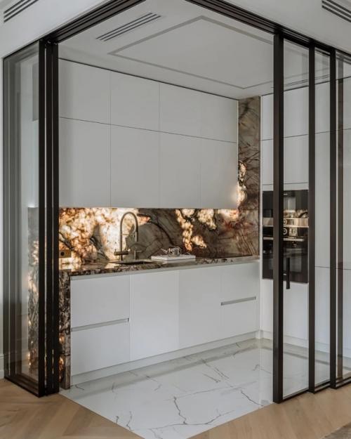 Это тонкий диалог между прошлым и настоящим. 08