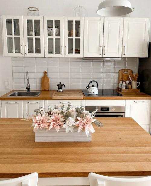 Этот уютный светлый дом - настоящее убежище от суеты. 01