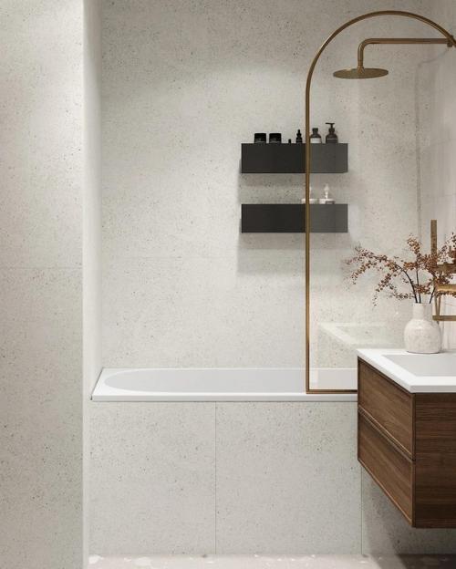 Проект этой ванной комнаты - настоящий пример баланса текстур и оттенков. 03