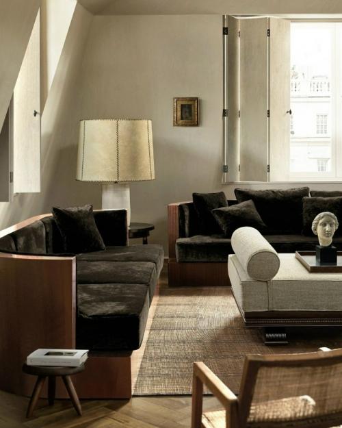 На площади в 300 кв. 07