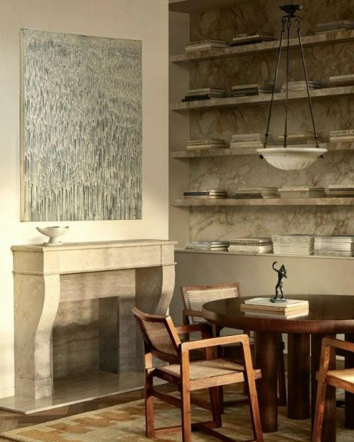 На площади в 300 кв. 01