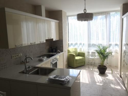 Купили квартиру с голыми стенами. 02