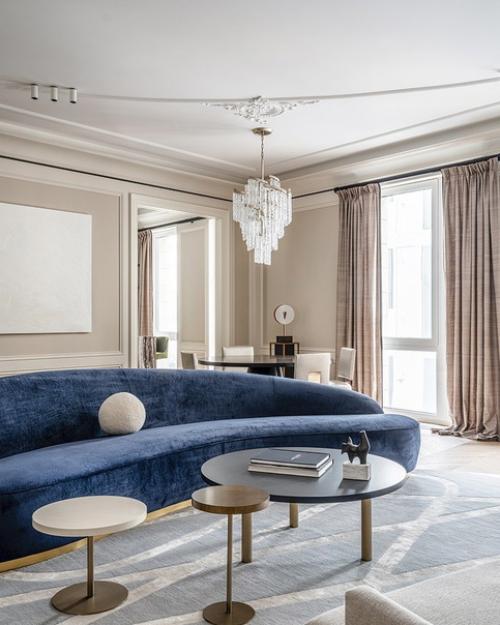 Выверенные линии, местами строгие и лаконичные, где нет лишних деталей, а каждый предмет оказывается на своем месте. 07