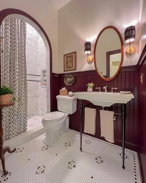 Интересный интерьер, такие элегантные предметы декора, удачно дополняющие друг друга - всё хочется рассмотреть. 04