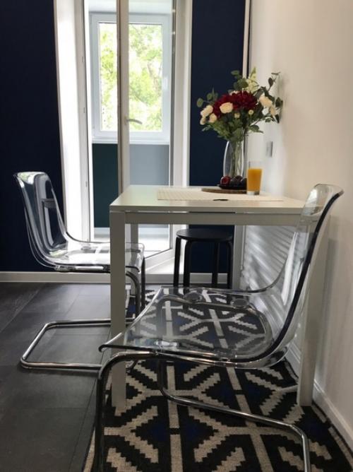 Нужно было бюджетно переделать балкон и кухню. 03