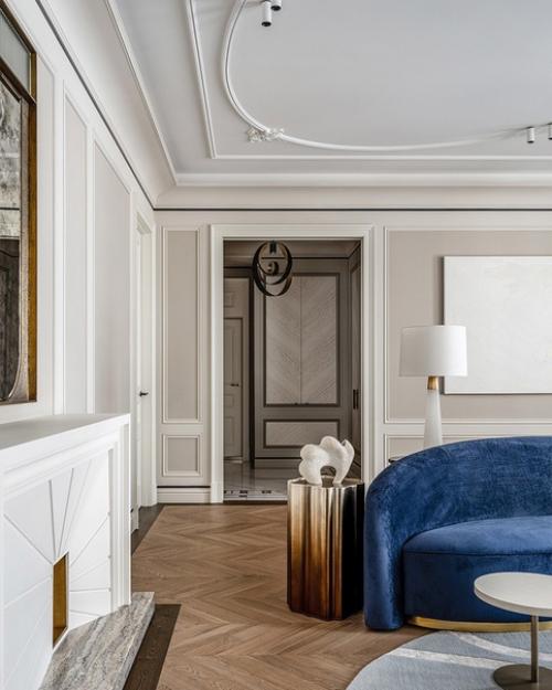 Выверенные линии, местами строгие и лаконичные, где нет лишних деталей, а каждый предмет оказывается на своем месте.