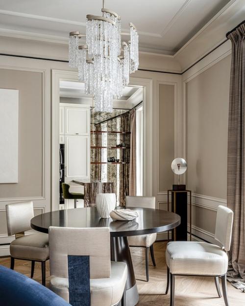 Выверенные линии, местами строгие и лаконичные, где нет лишних деталей, а каждый предмет оказывается на своем месте. 06