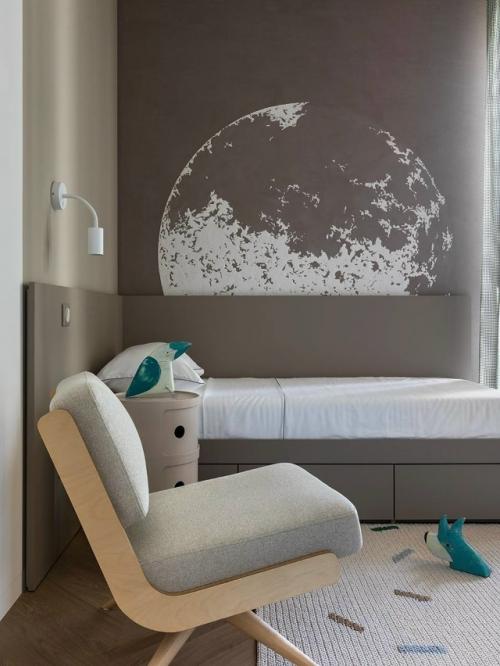 Дизайн интерьера выполнен в современном стиле, который сочетает в себе простоту, элегантность и функциональность. 07