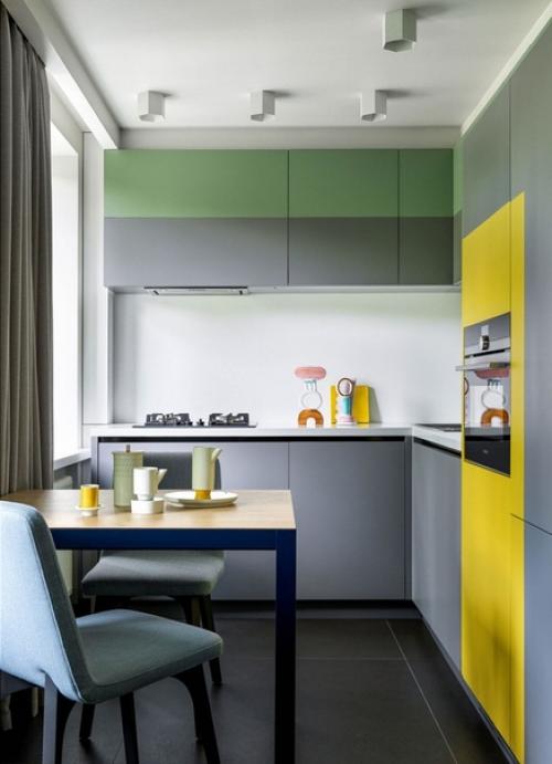 Интересно смотрится!  Но на наш взгляд, перебор с геометрией на стенах. 02