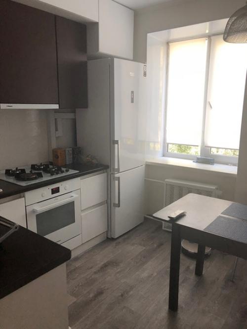 Купили с мужем убитую двушку. 04