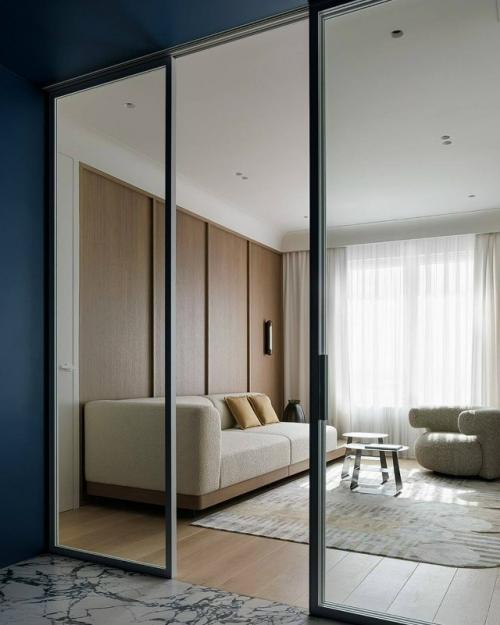 Этот проект - пример того, как можно создать универсальное, стильное и функциональное пространство, подходящее для самых разных жильцов. 06