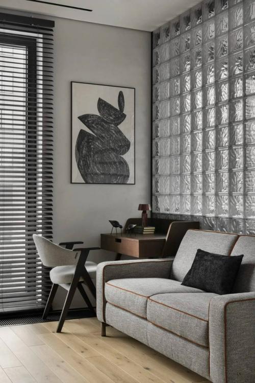 В этой небольшой квартире дизайнеру удалось объединить роскошь и функциональность. 09