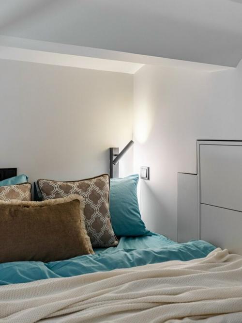 Эта небольшая студия - пример того, как даже на скромной площади можно создать функциональное, эстетичное и по-настоящему уютное пространство. 06