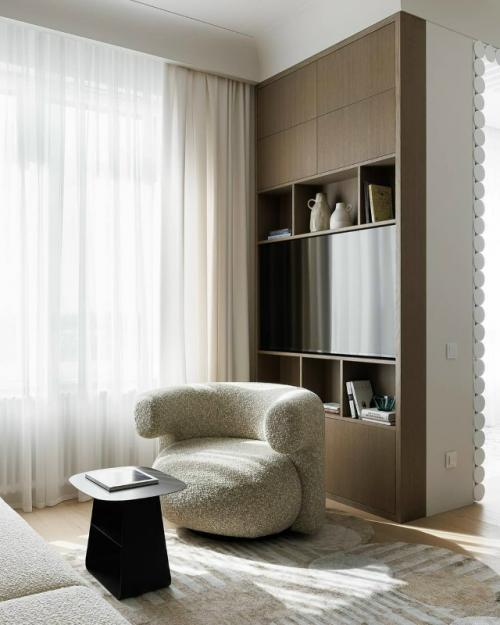 Этот проект - пример того, как можно создать универсальное, стильное и функциональное пространство, подходящее для самых разных жильцов. 04