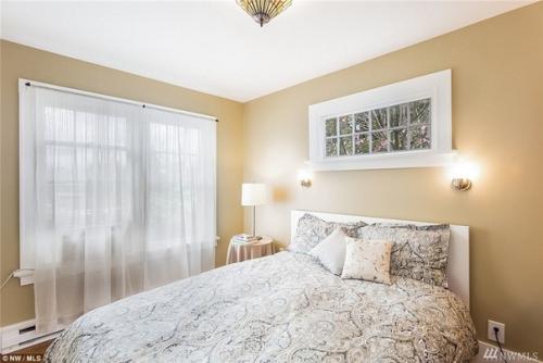 Построенный в 1925 году, узкий дом, продается за 519 тысяч долларов. 03