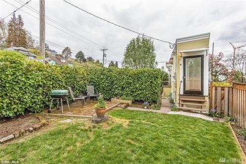 Построенный в 1925 году, узкий дом, продается за 519 тысяч долларов.