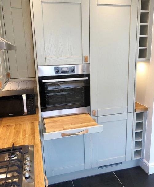 Стильная кухня оливкового цвета. 01