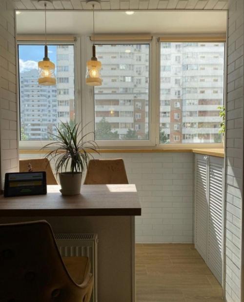 Балкон объединенный с кухней. 01