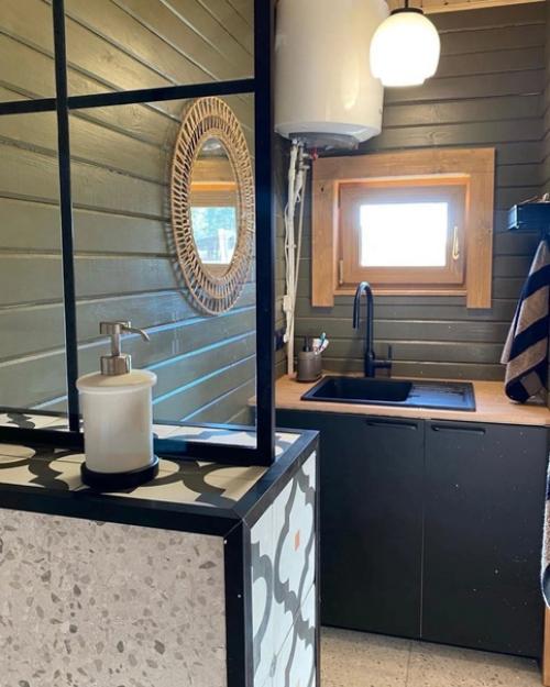 Дом, площадью всего 18 кв м. 08