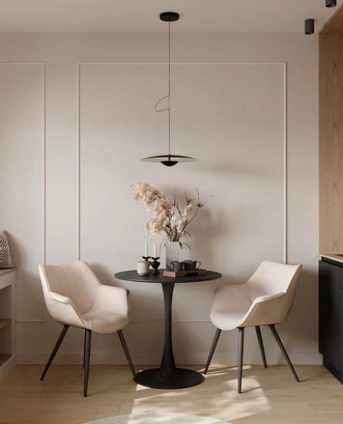 Наглядный пример того, что даже на таком небольшом пространстве можно создать функциональную студию со всем необходимым. 01